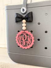 Load image into Gallery viewer, Scallop Frame Monogram OR Name + Bow &amp; Beads Bag Tag
